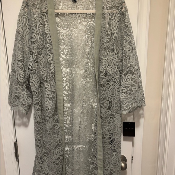 Elegant Lace Overlay Pant Set - Picture 6 of 7